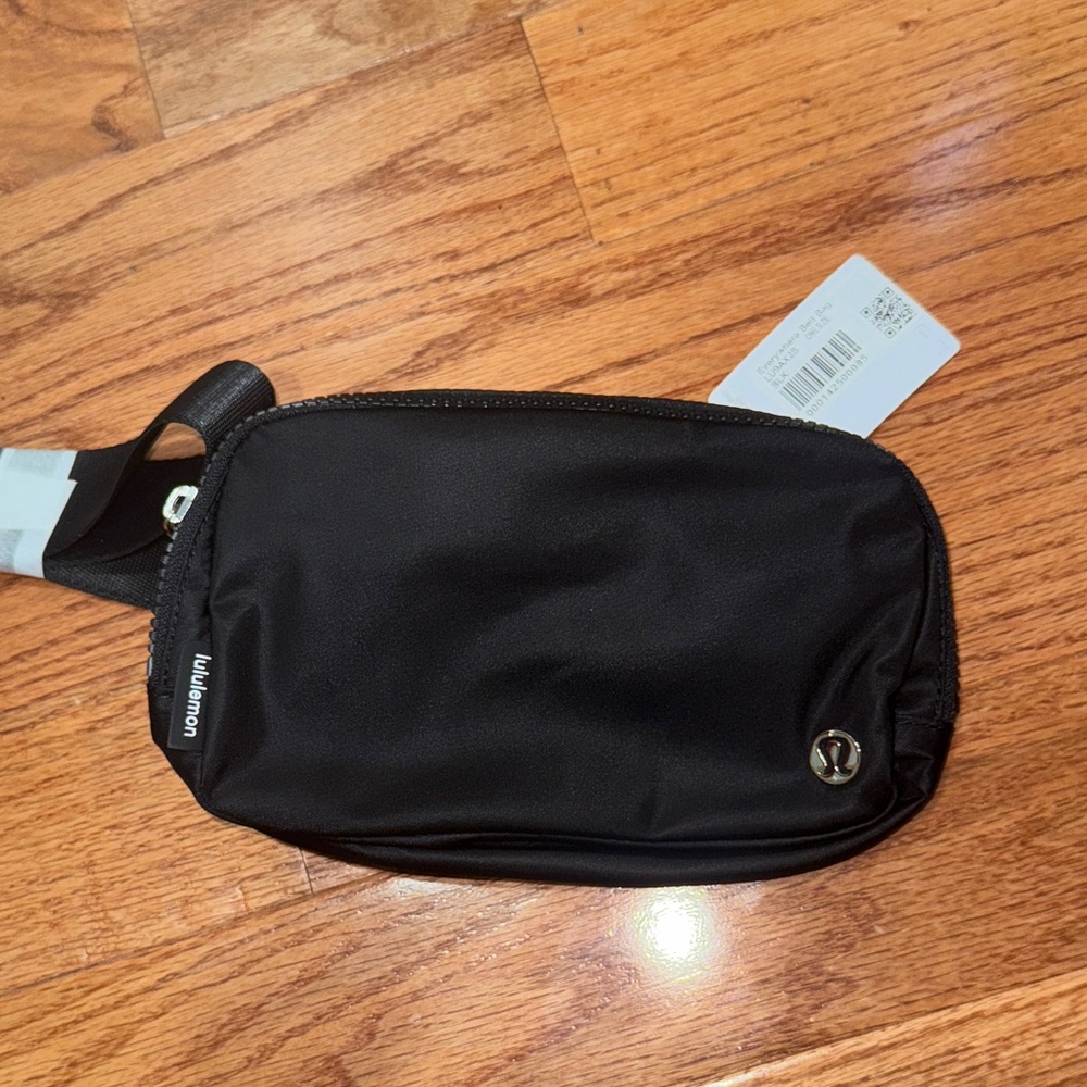 Lululemon Athletica Everywhere bag 1L